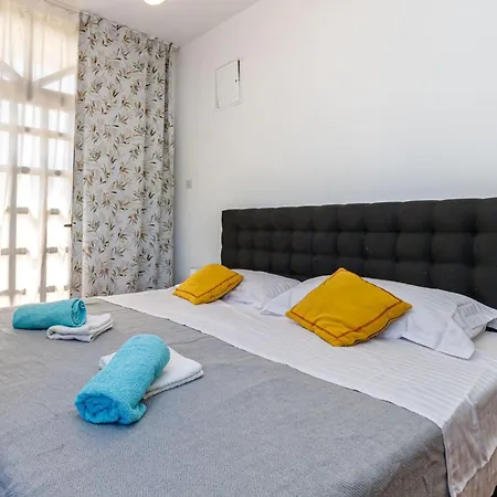 Exclusive Pool Escape Near Sea - Happy * Krk Town