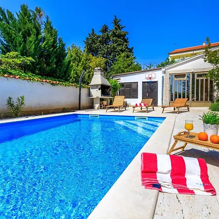 Pool House Tea Krk Island - Happy