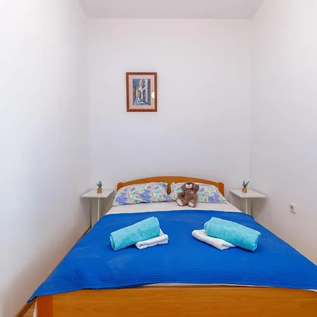 Exclusive Pool Escape Near Sea - Happy Apartamento Krk Town