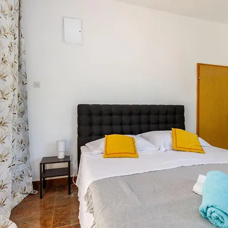 Exclusive Pool Escape Near Sea - Happy Apartamento *