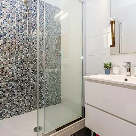 Exclusive Pool Escape Near Sea - Happy Apartman *