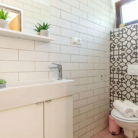 Exclusive Pool Escape Near Sea - Happy Apartament *