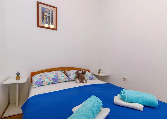 Διαμέρισμα Exclusive Pool Escape Near Sea - Happy Krk Town
