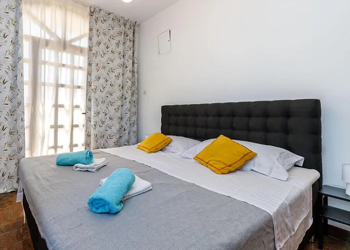 Exclusive Pool Escape Near Sea - Happy * Krk Town