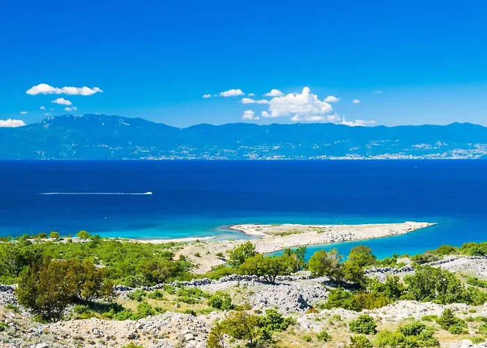 Exclusive Pool Escape Near Sea - Happy Krk Town